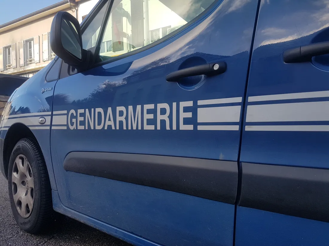 Un véhicule de gendarmerie, illustration