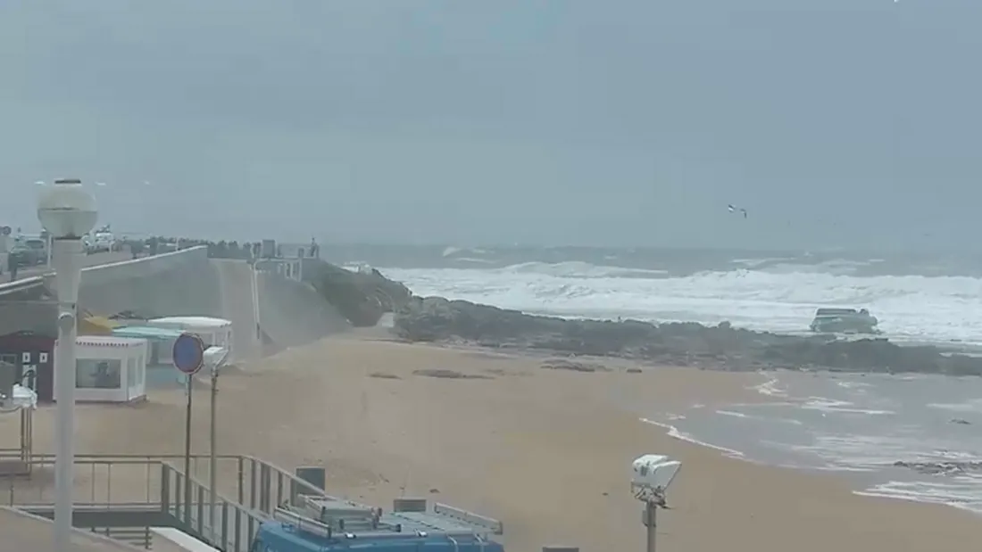 La plage de Tanchet après le naufrage, vu depuis une webcam