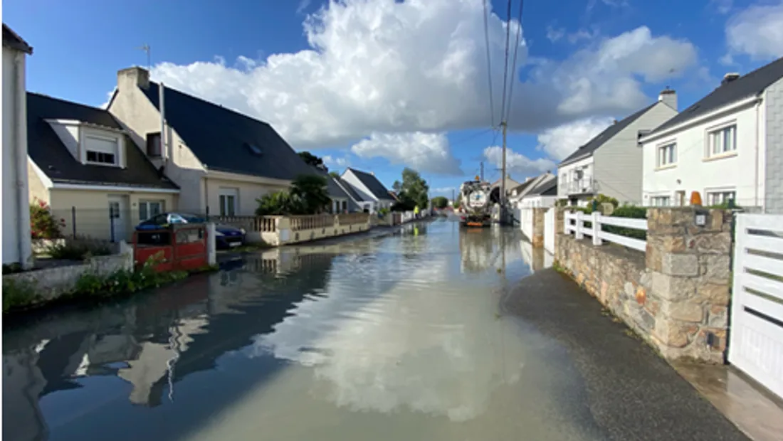 La rue de Prézégat à Saint-Nazaire, sous l'eau ce jeudi matin