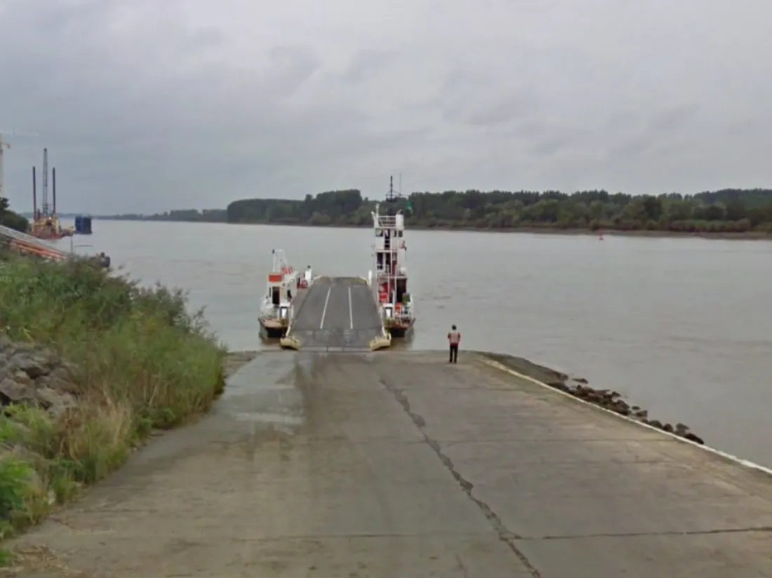 Le bac depuis le quai au Pellerin, capture d'écran