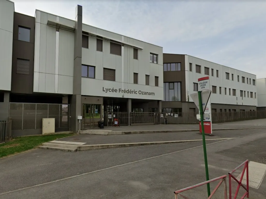 Le lycée Ozanam à Cesson-Sévigné, capture d'écran
