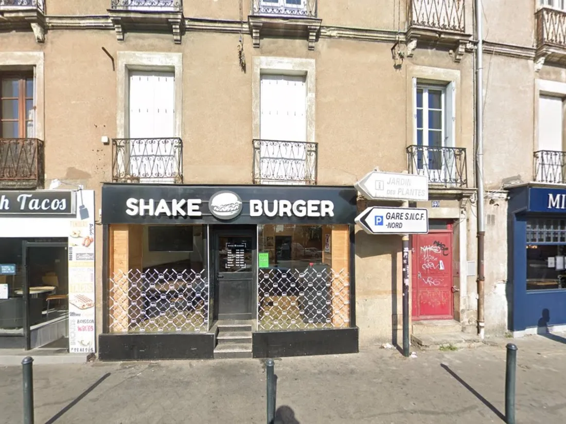 L'immeuble incendié dans la nuit du 9 au 10 juin 2024, bd Dalby à Nantes