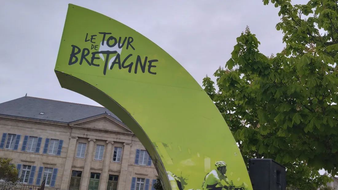 Le départ de l'étape du Tour de Bretagne