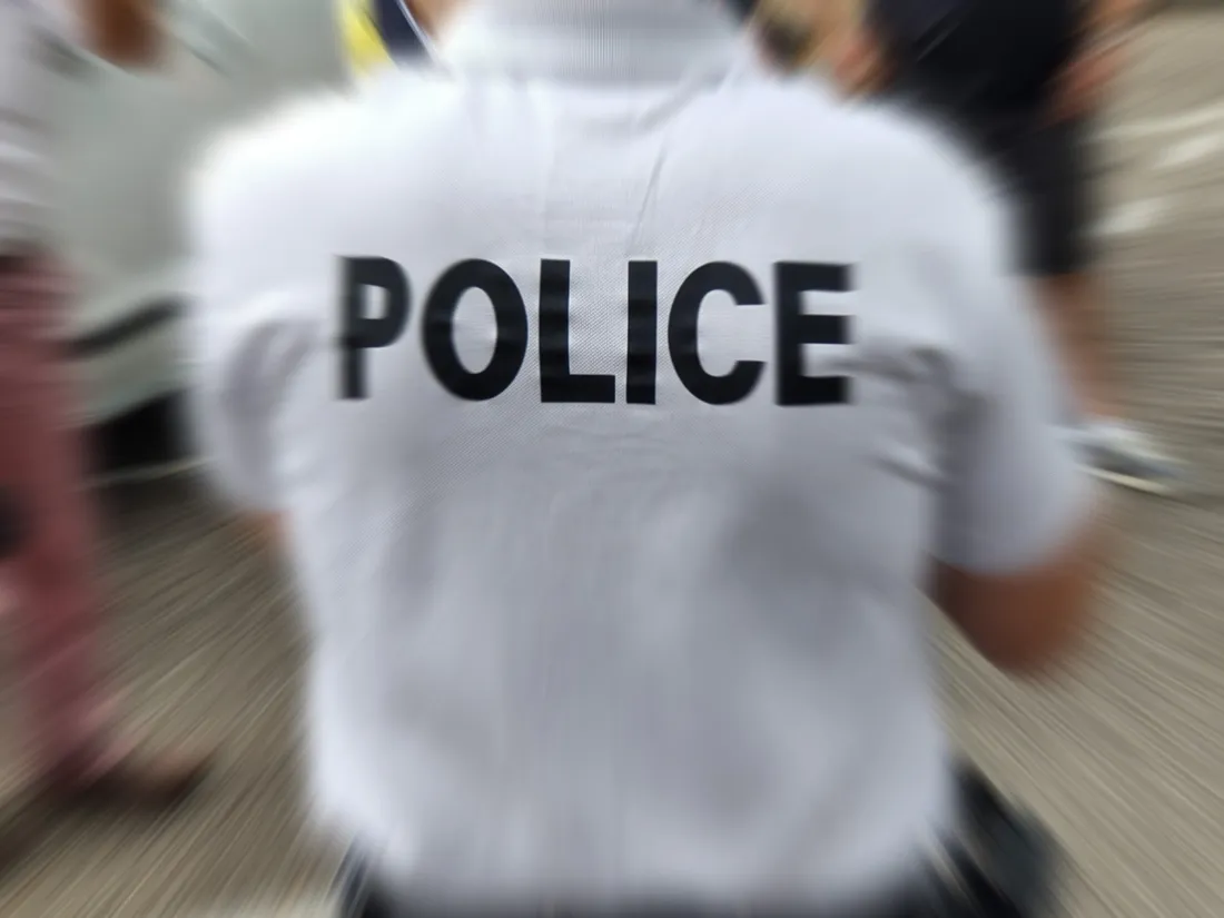 Un policier en tenue, illustration
