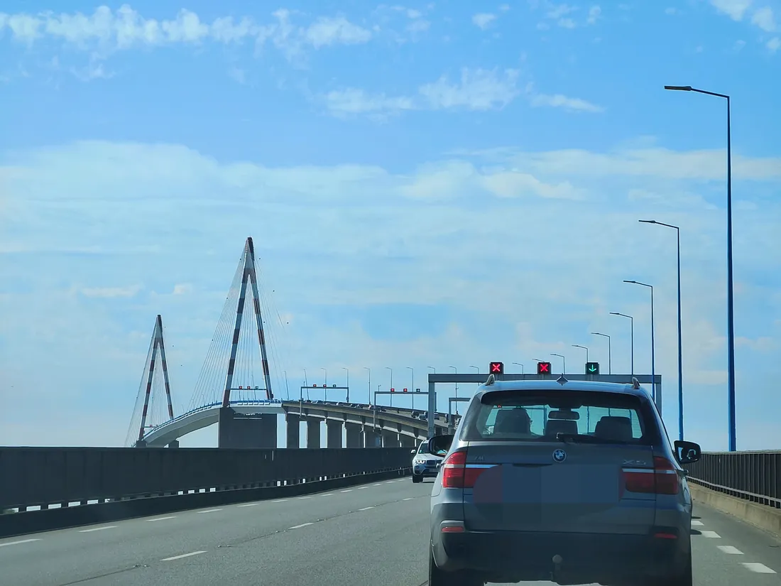 Le pont de Saint-Nazaire, illustration