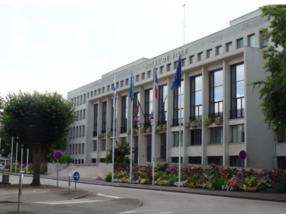 La Mairie de Saint-Nazaire, archives