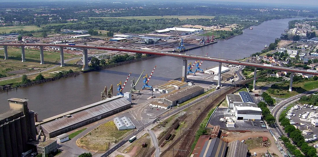 Le pont de Cheviré, axe majeur du périphérique nantais.