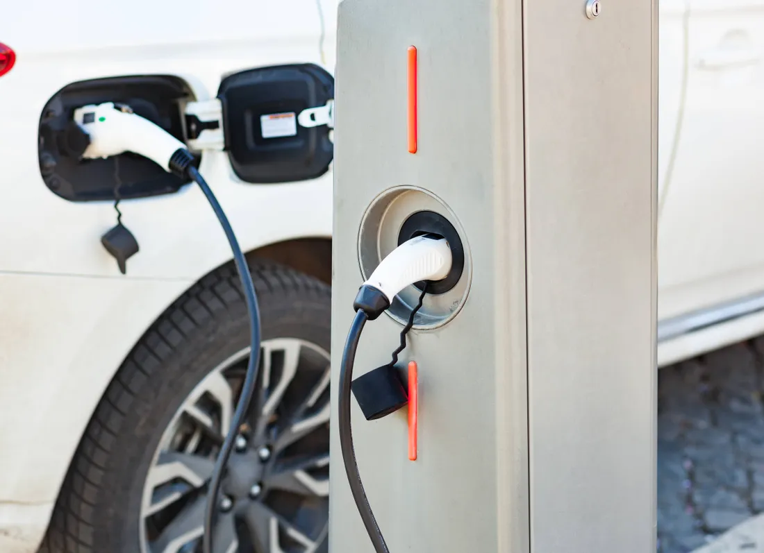 Le chargement d'une voiture électrique 