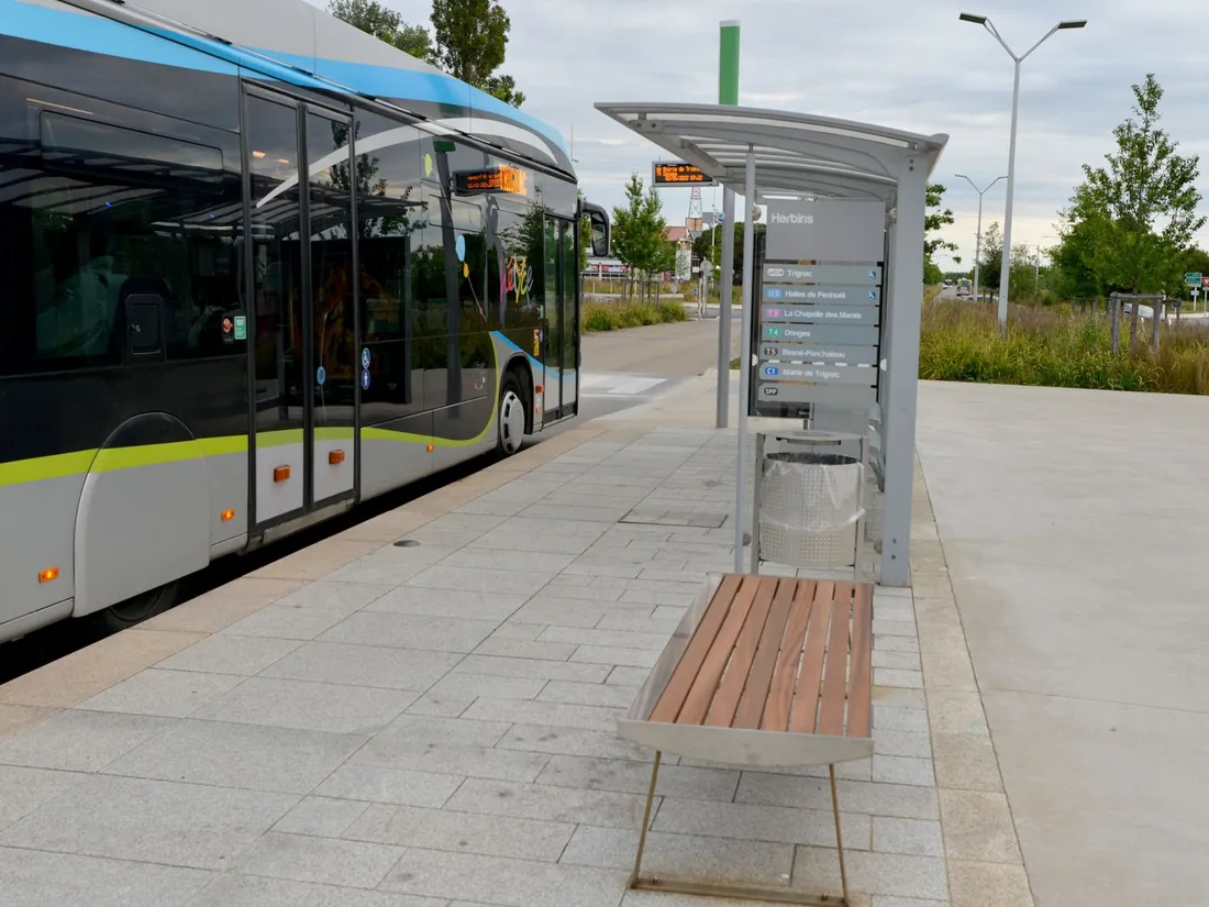 La Station de bus Herbins pour les Bus, avenue de la République