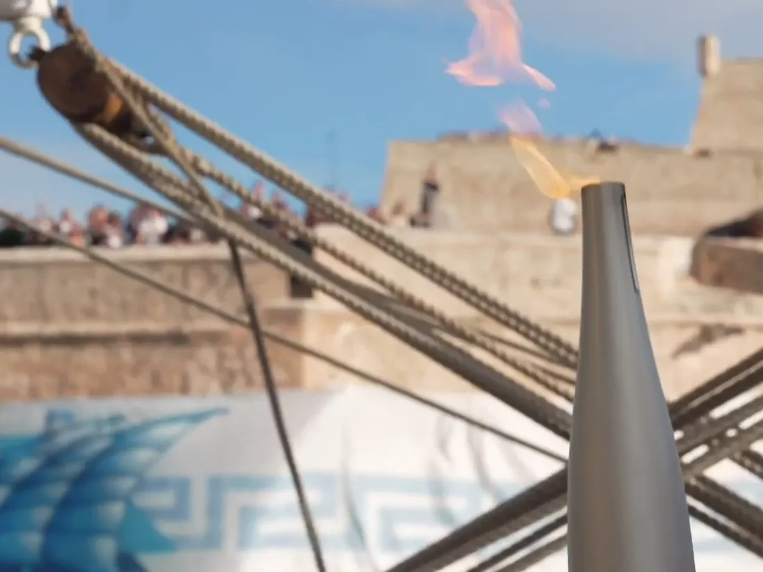 La flamme olympique lors de son arrivée à Marseille
