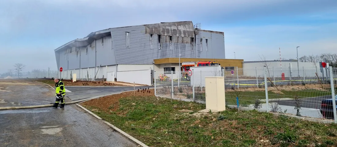 Les pompiers étaient encore sur place ce mardi 4 mars dans la matinée.