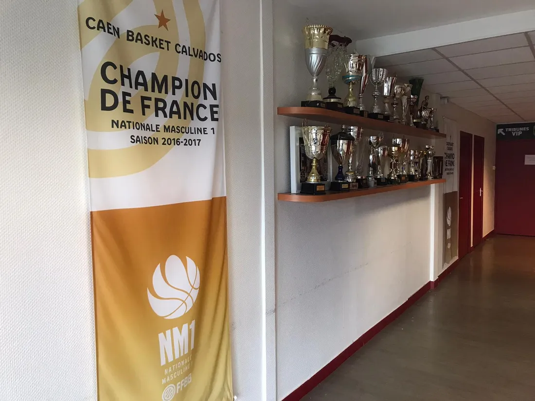 L'armoire à trophées du Caen Basket Calvados