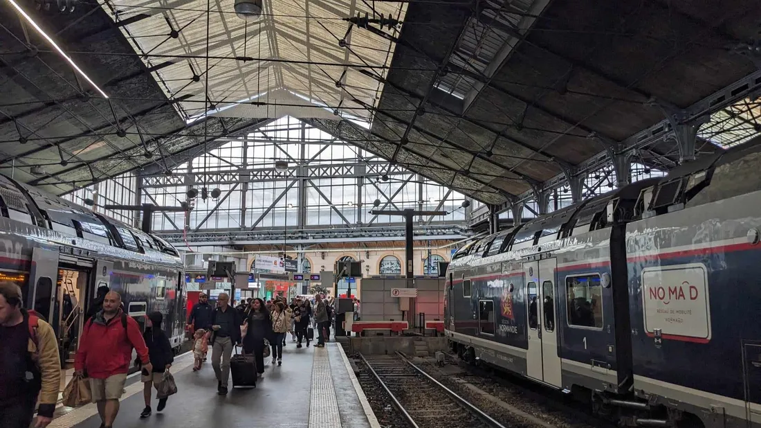 Des usagers du rail bloqués toute la nuit entre la Normandie et Paris