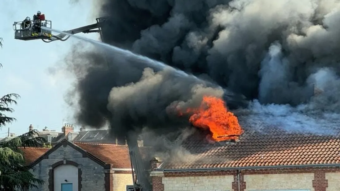 Rouen : important incendie au centre technique de la ville