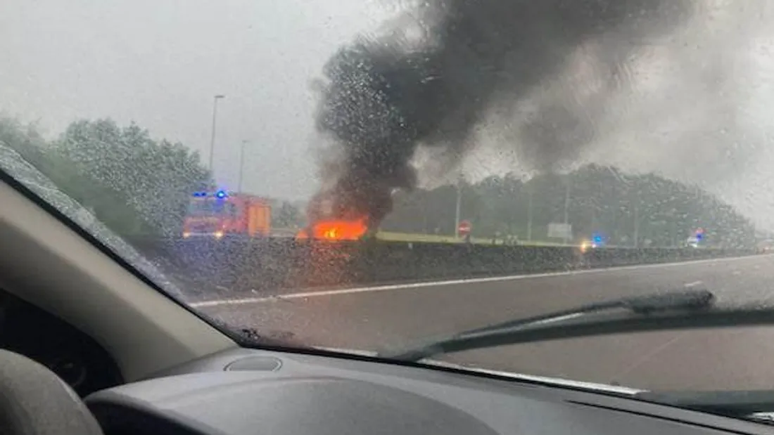 Seine-Maritime : un véhicule s'embrase sur l'A13