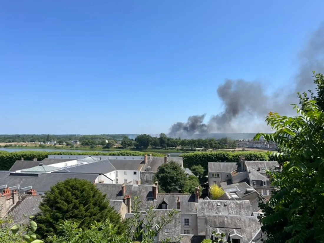 L'incendie vu depuis les jardins de l'Évêché