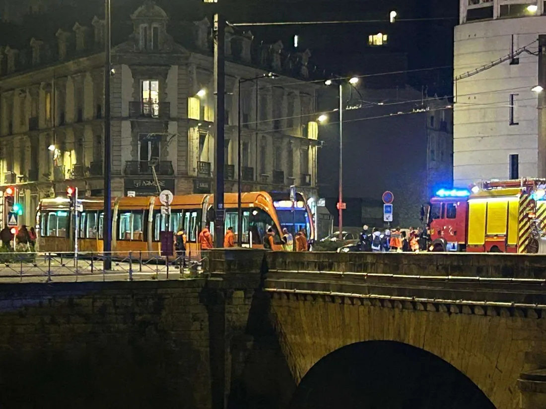 Accident ce jeudi 14 novembre entre un tram et une voiture