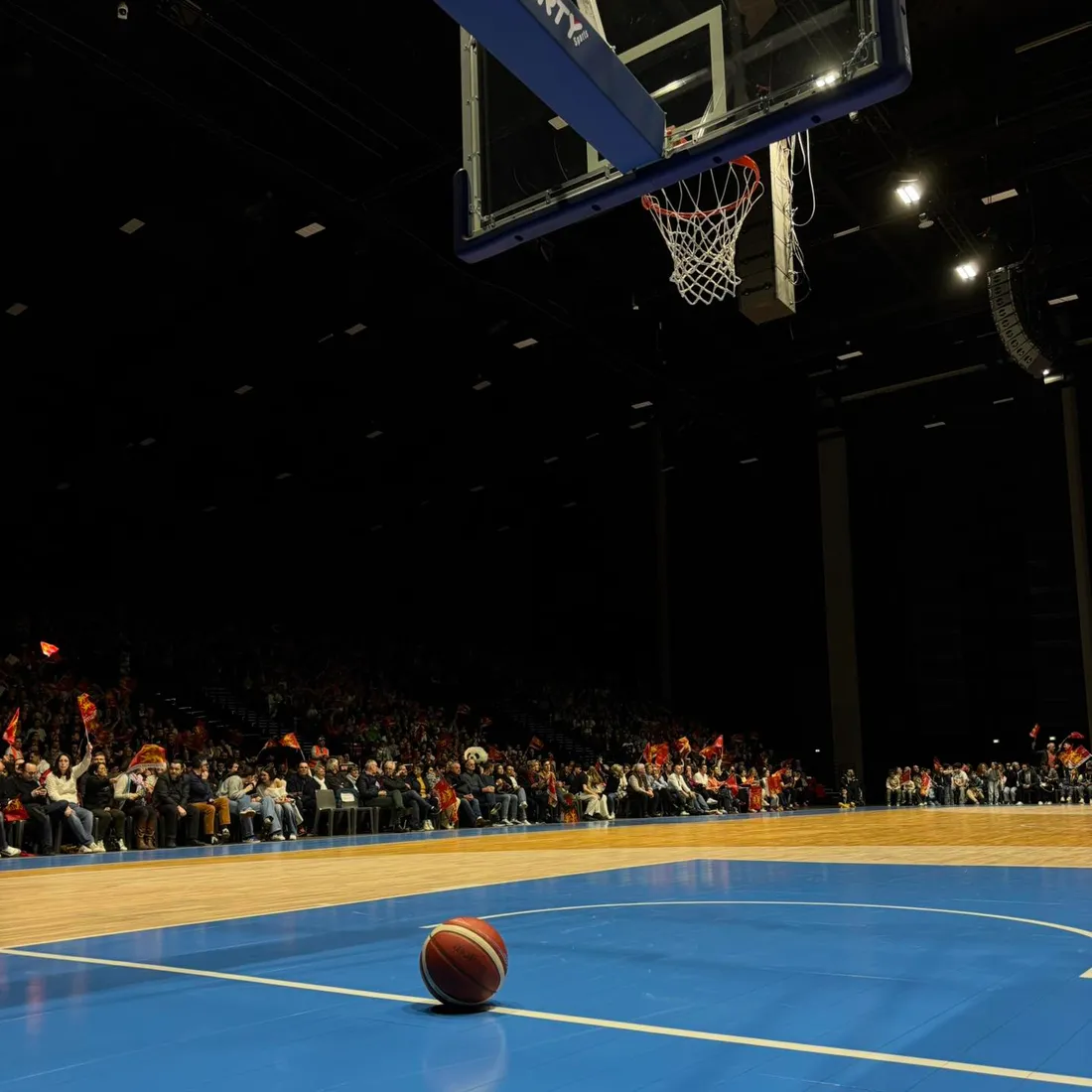 Le terrain de basket d'Anova