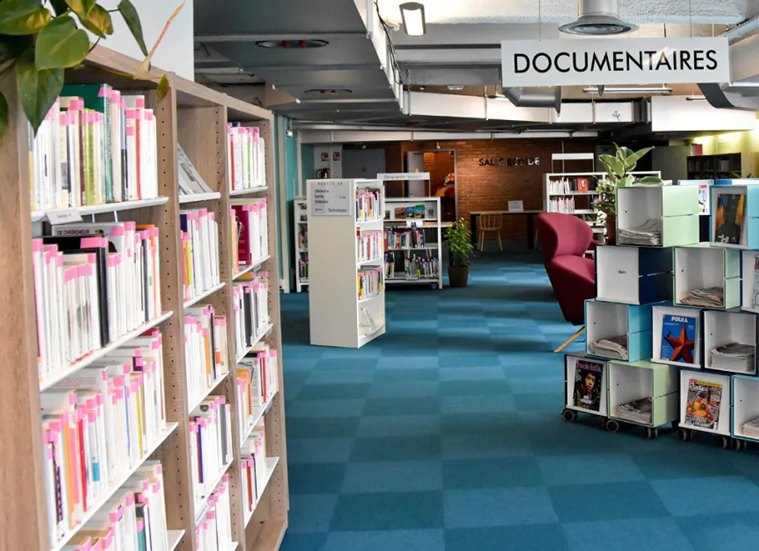 Intérieur d'une bibliothèque de Rouen