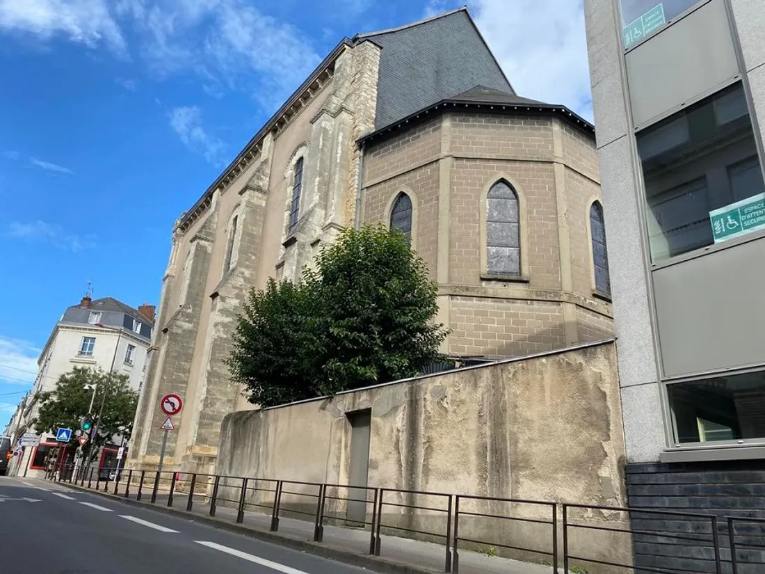 Au Mans, la chapelle Saint-Joseph vue depuis la rue Gastelier