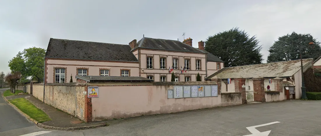 Ecole et mairie Thimert-Gâtelles