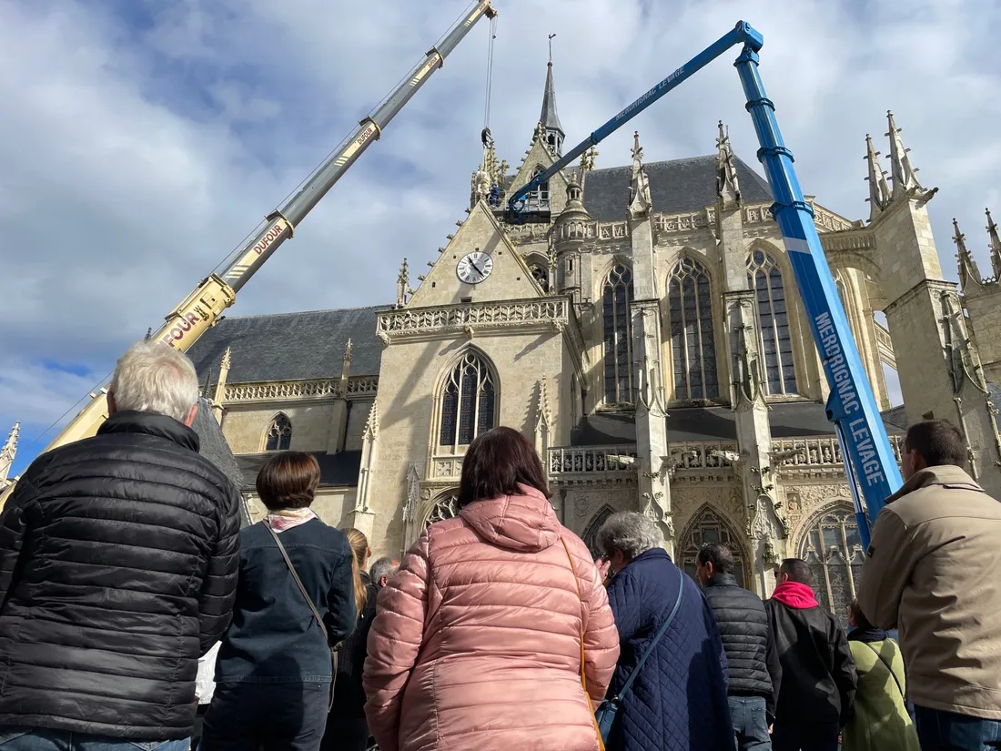 Les Fertois devant Notre-Dame-des-Marais