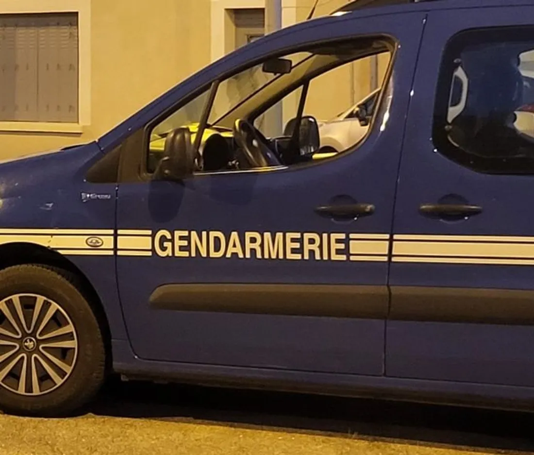 Véhicule de gendarmerie