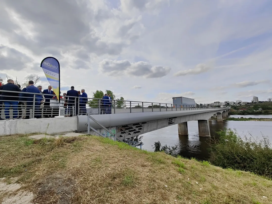 Inauguration des travaux de réhabilitation du pont Charles de Gaulle le 16 septembre 2024 à Blois.