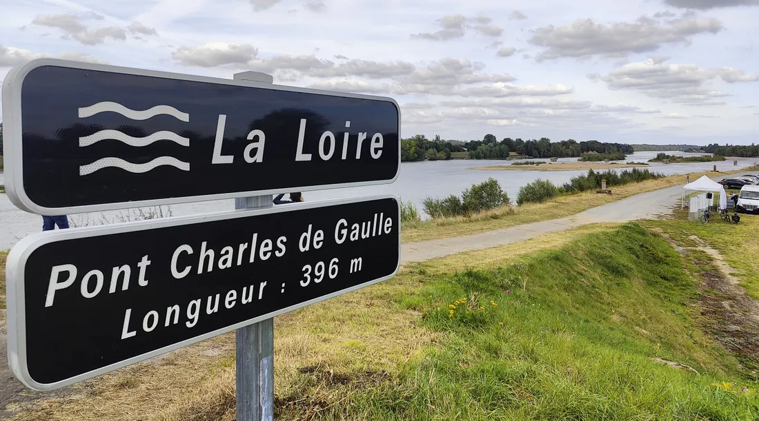 Chaque jour, 50 000 véhicules traversent la Loire sur ce pont.