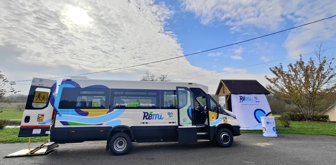 Ce car Iveco de 22 places est 100% électrique.