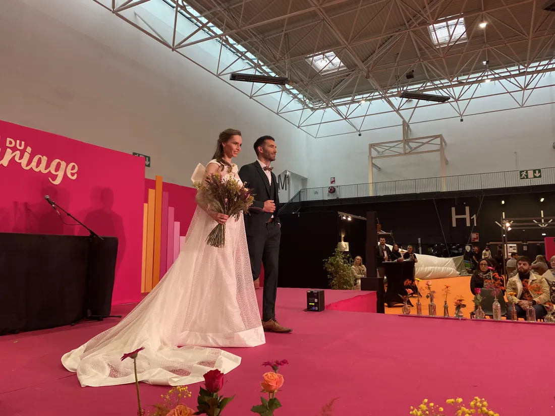 Défilé lors du salon du mariage de Caen