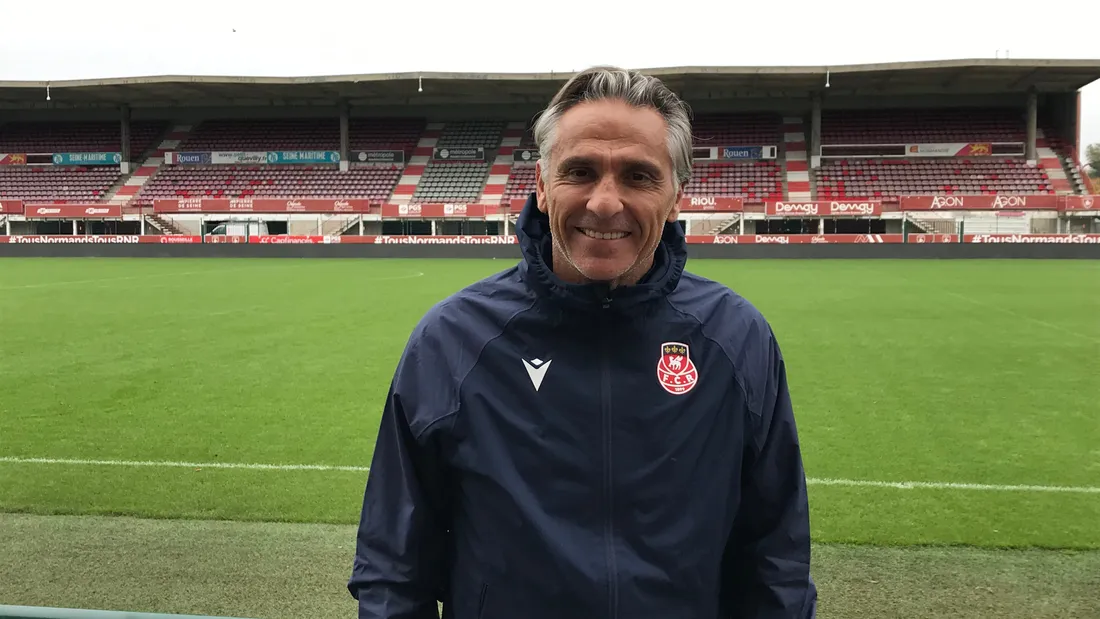 "Le FCR est le club le plus populaire ici" assure le nouvel entraîneur, Régis Brouard