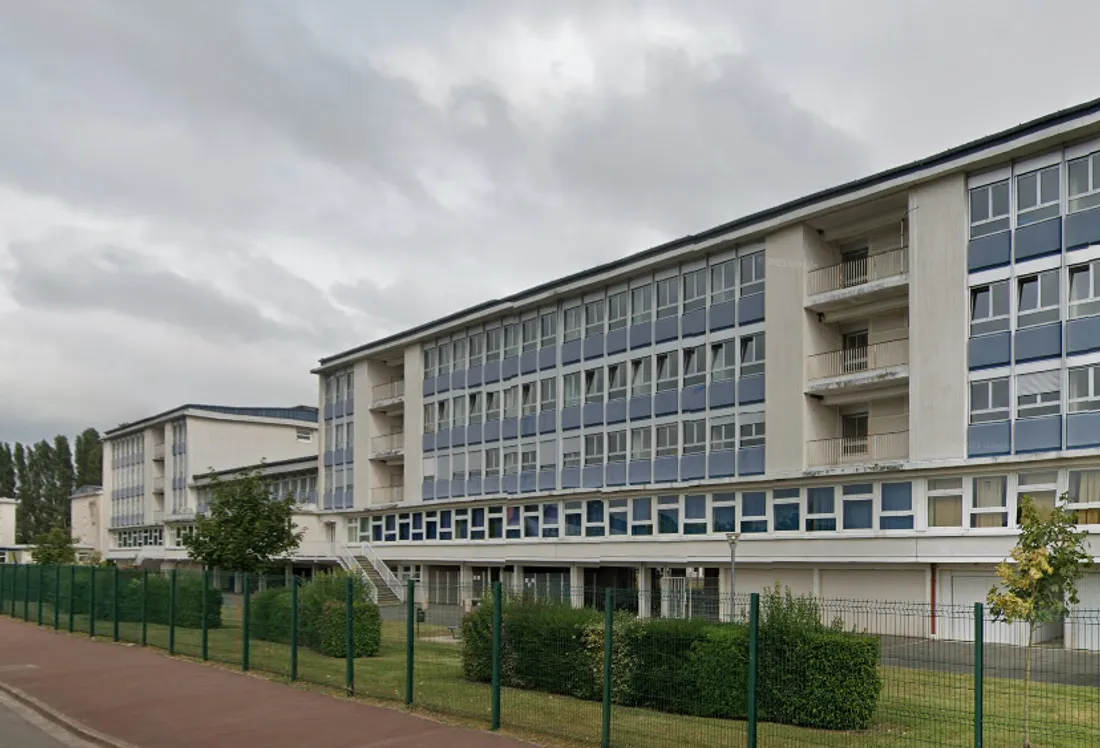 A La Ferté-Bernard, le lycée Robert-Garnier