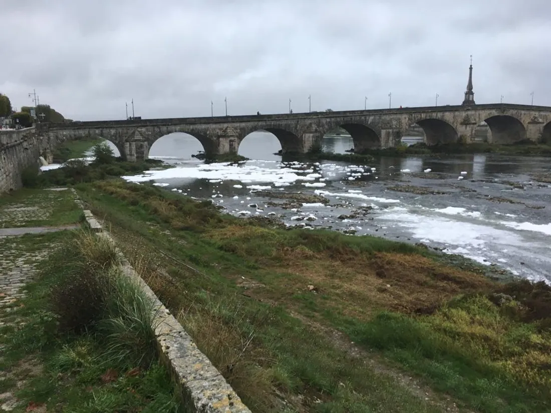 A Blois, la Loire fait des bulles