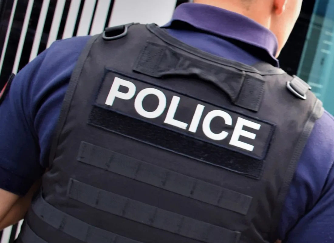 Un agent de la Police nationale