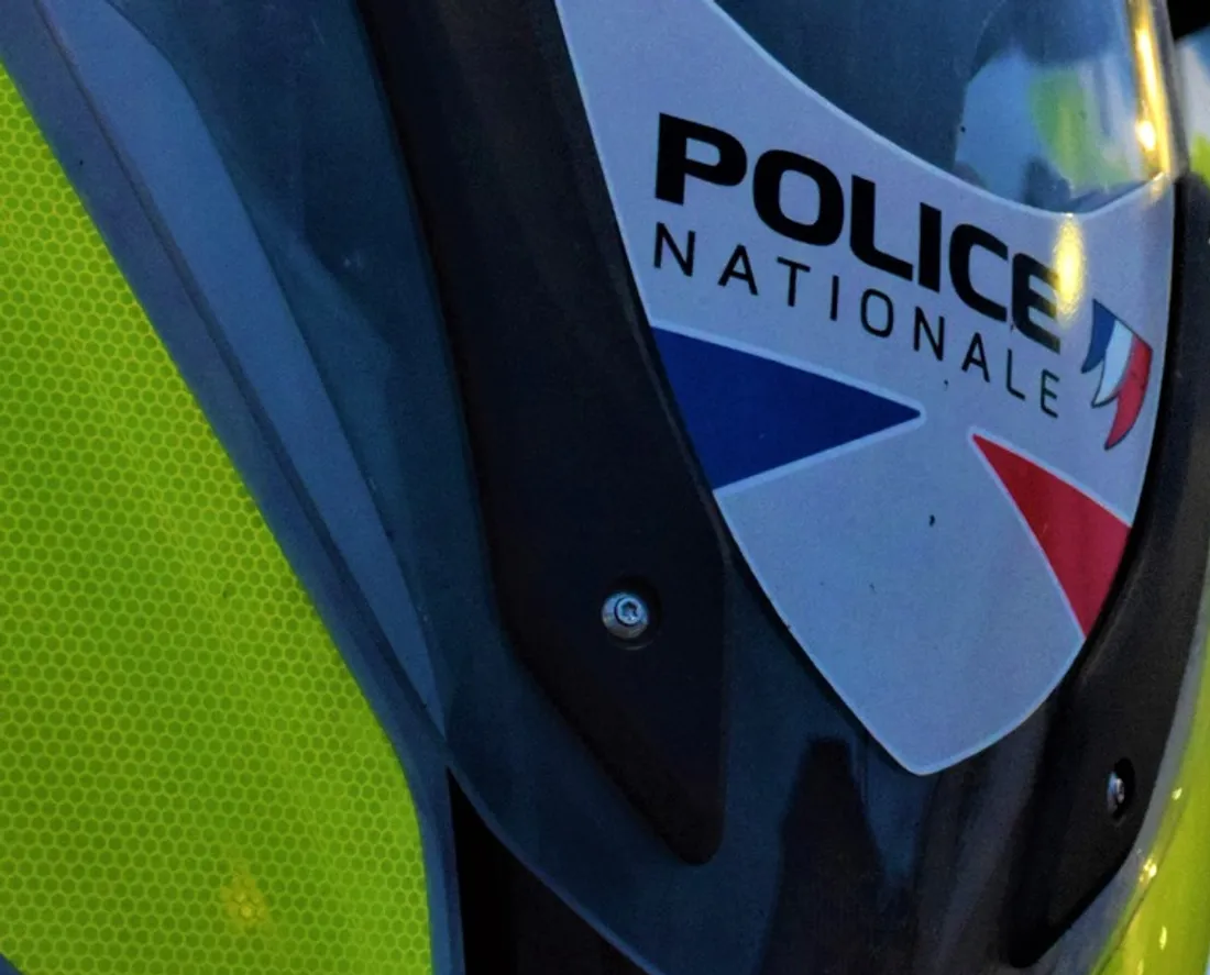 Arrestation par la police au Mans