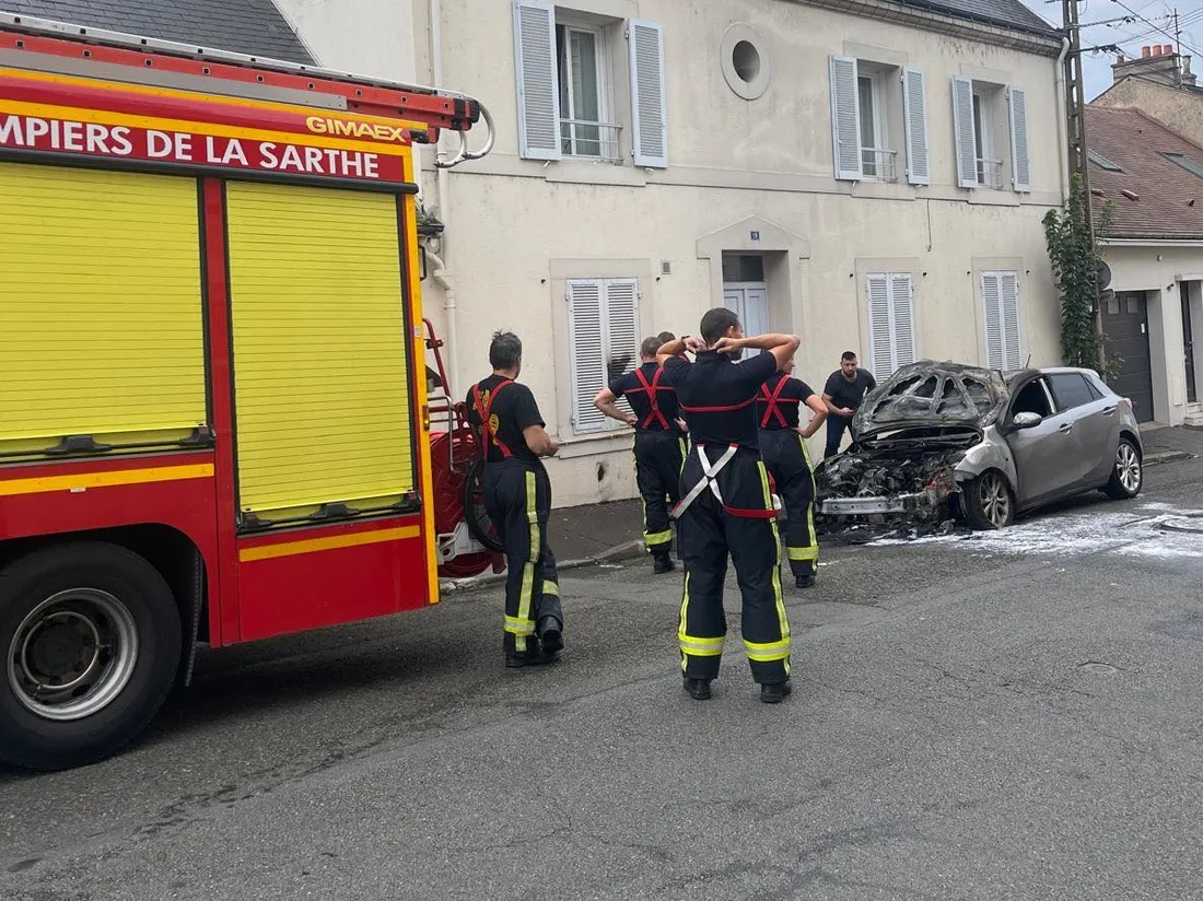 Voiture en feu