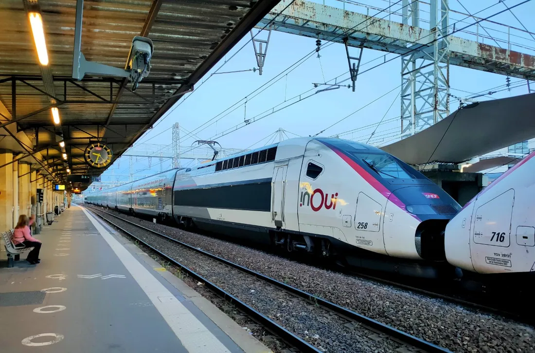TGV en gare du Mans