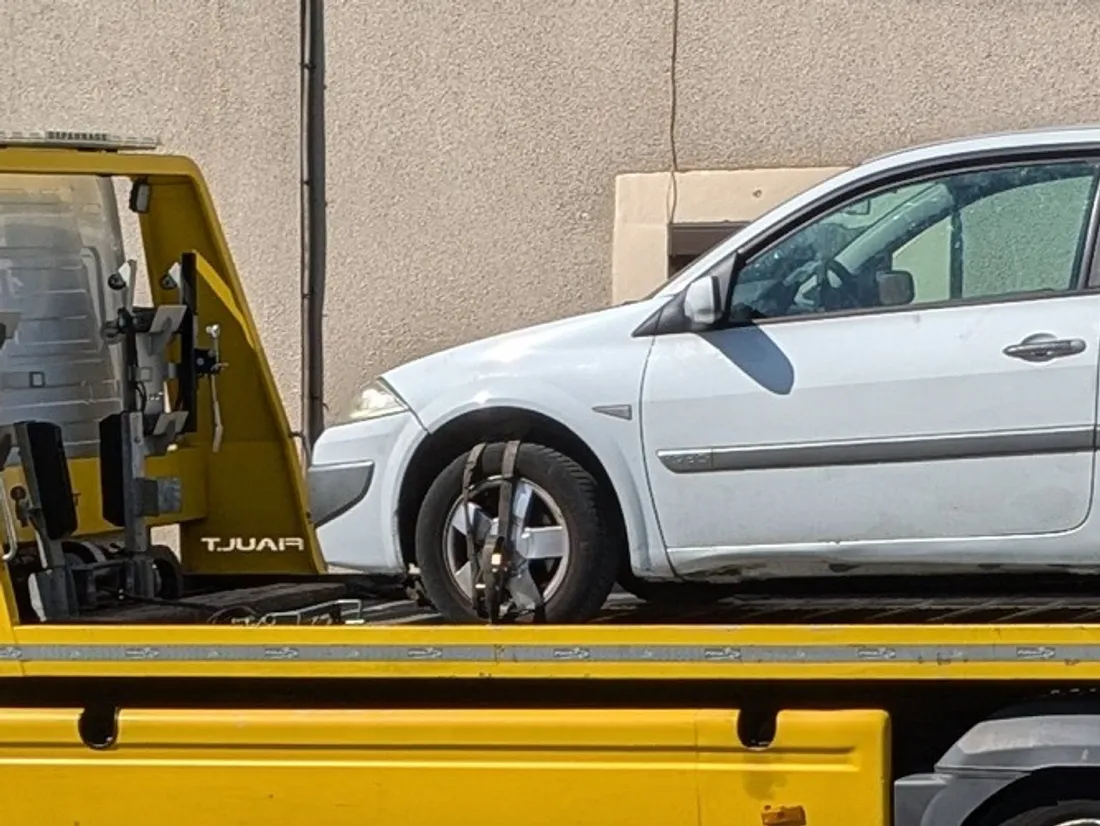 Conduite sans permis à Bourges : voiture emmenée à la fourrière