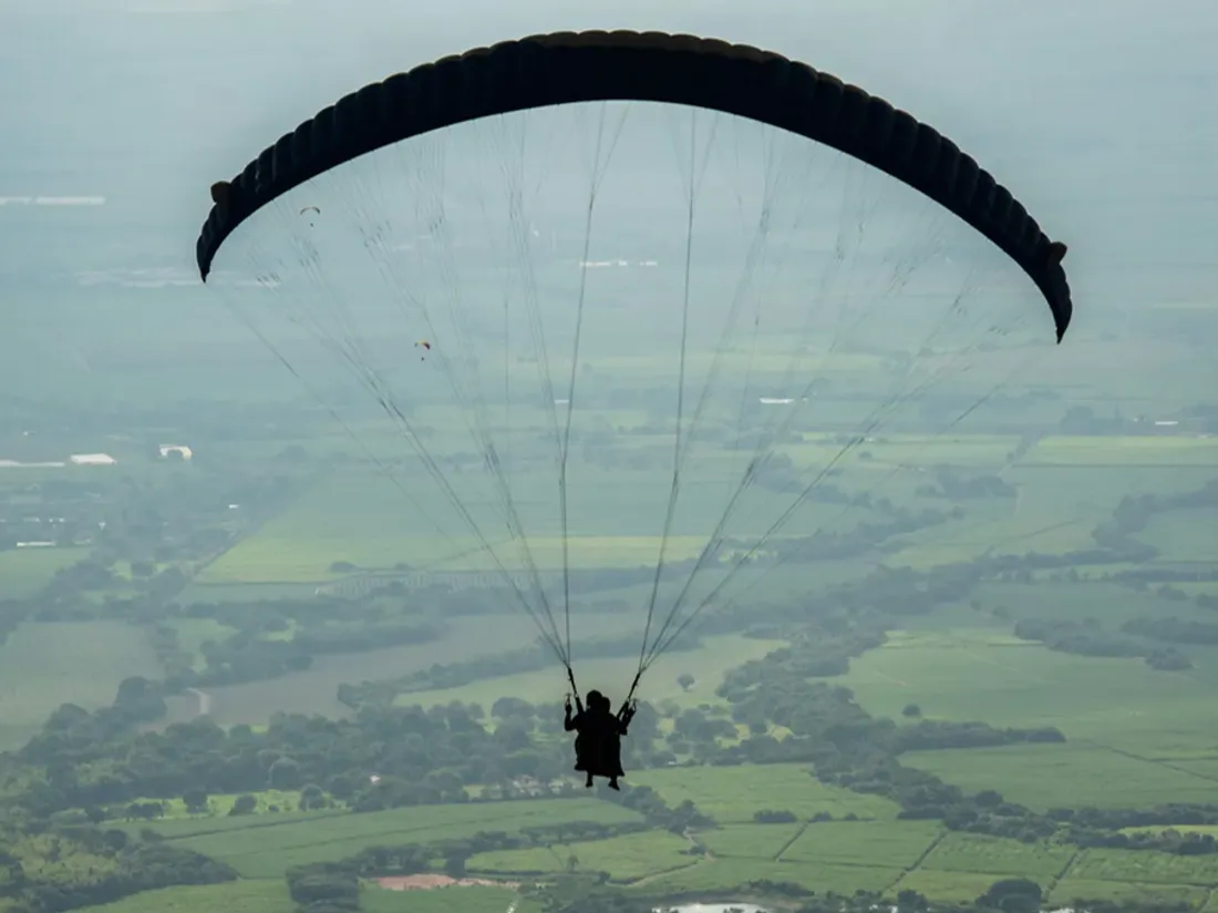 Calvados : gravement blessé après un accident de parapente