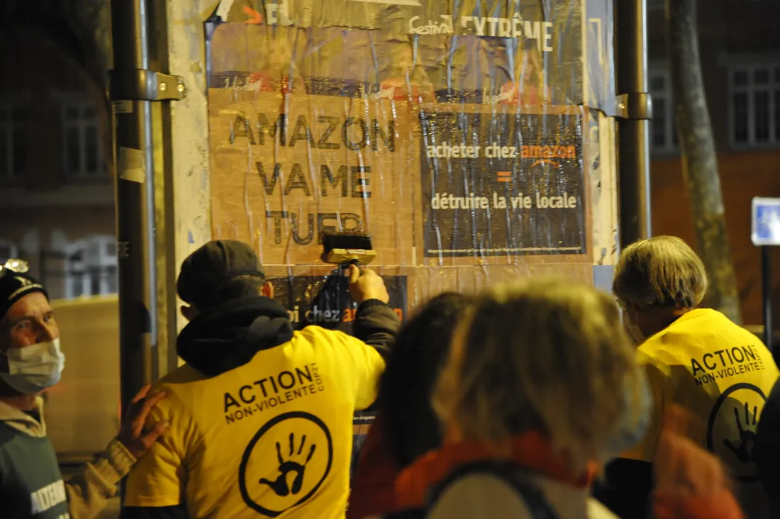 Perpignan : action "stop au monde d'Amazon"