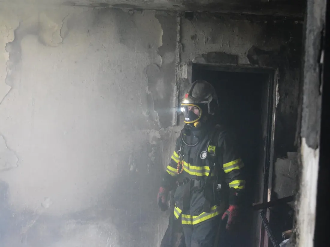 Un logement ravagé par les flammes
