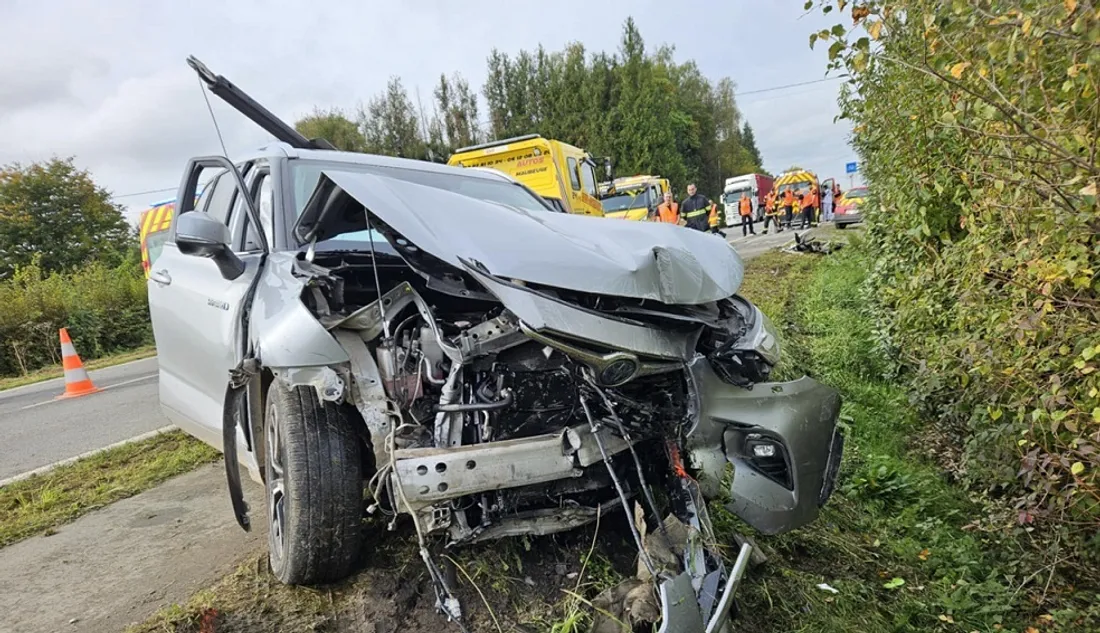 L'une des deux voitures accidentées