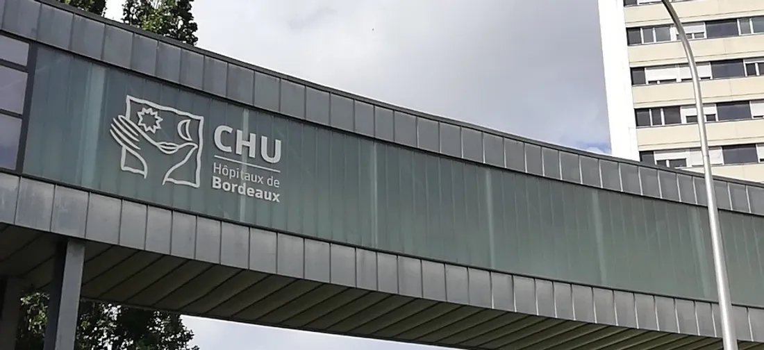 Une minute de silence a été observé ce midi par le personnel hospitalier du CHU de Bordeaux