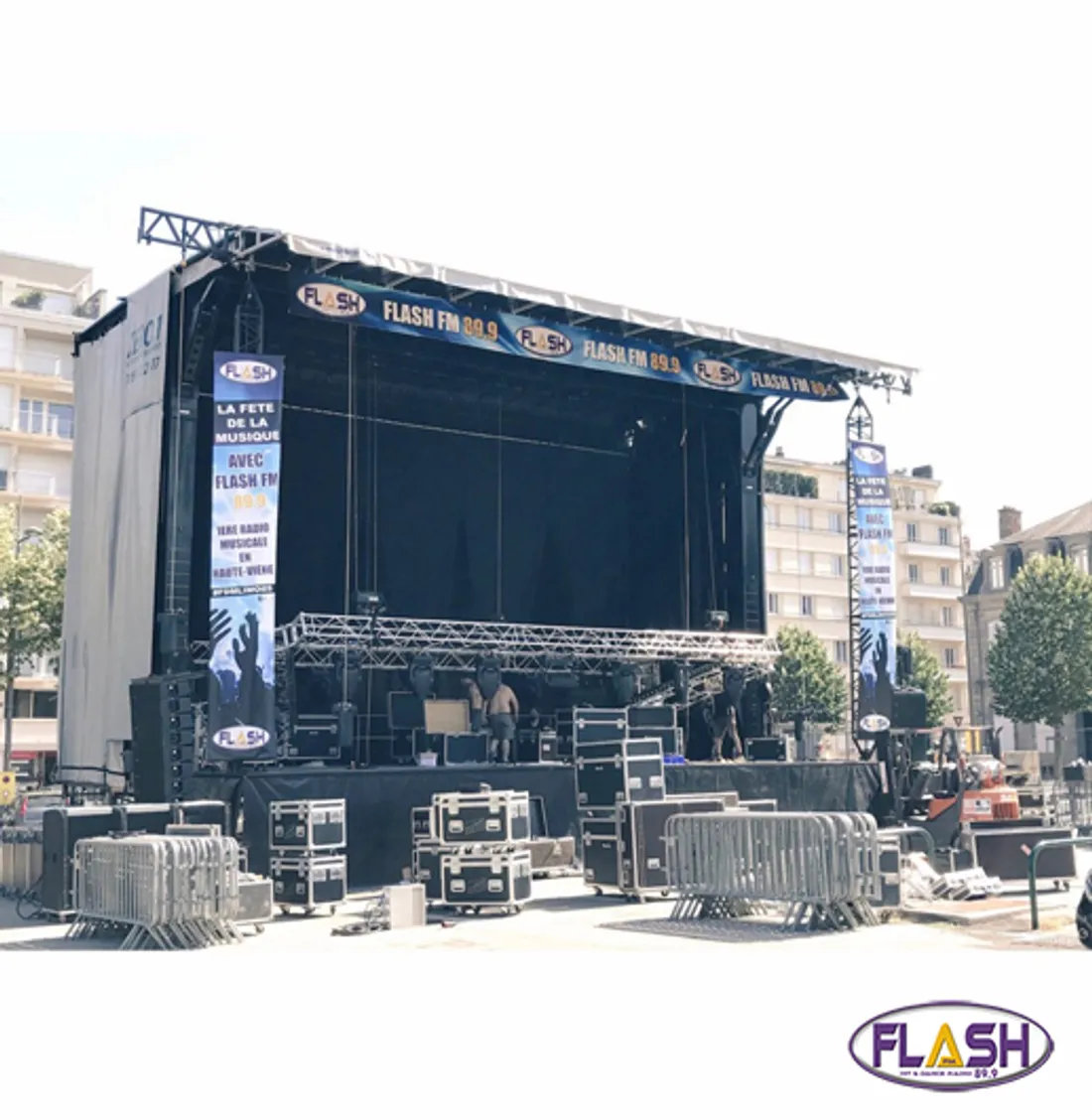 FLASH FM