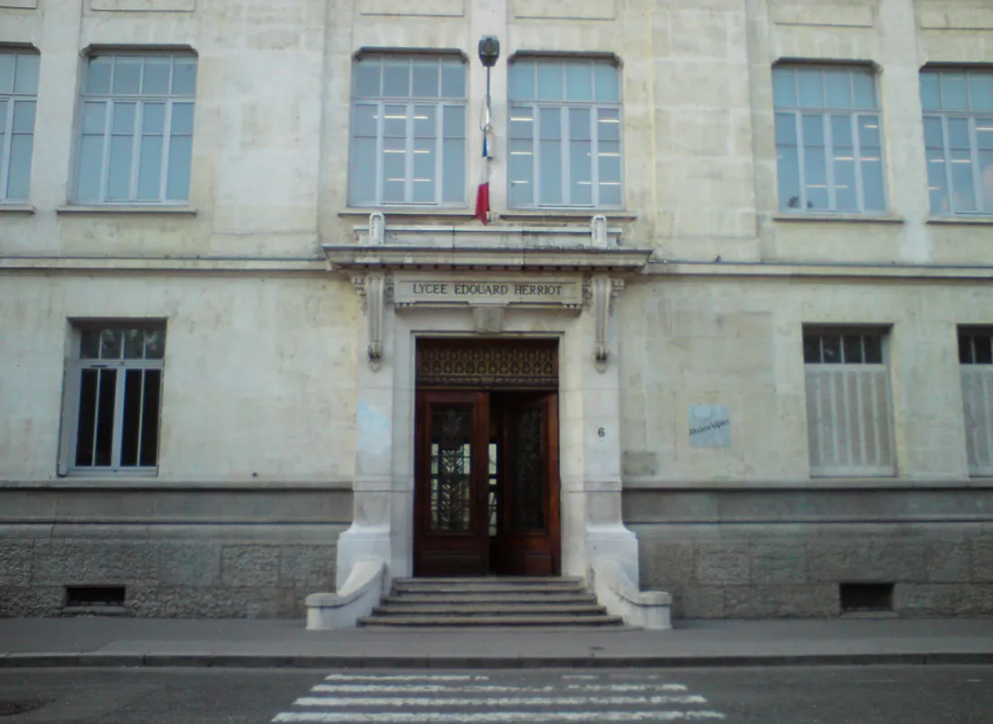 FORUM
