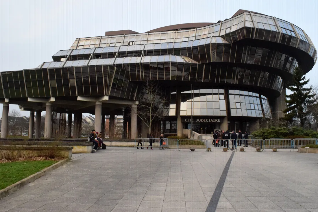 FORUM