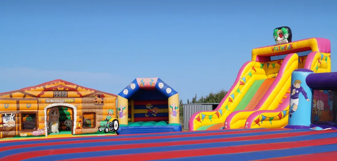 JEUX GONFLABLES.PNG (829 KB)