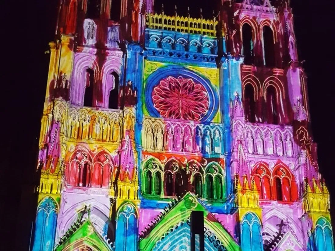 amiens_cathedrale_spectacle_chroma_somme.jpg (265 KB)