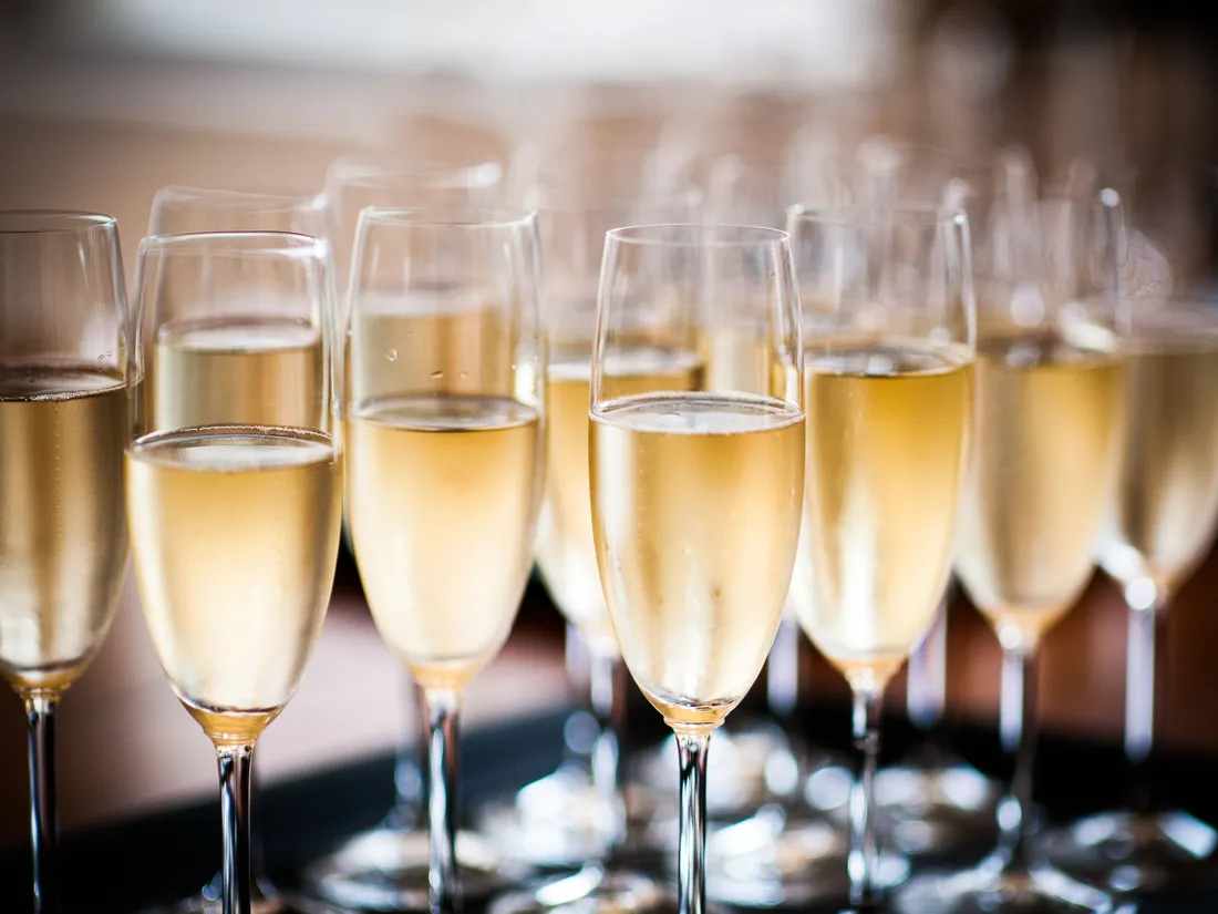 champagne.jpg (1.10 MB)